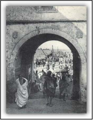 le port face a bab el marsa